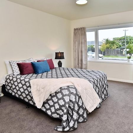 Weston Villa - Spacious & Family Friendly - Bookahome Christchurch Dış mekan fotoğraf